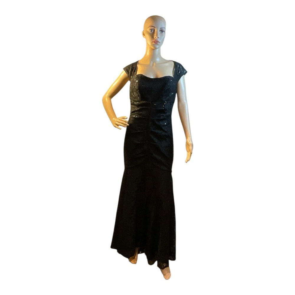 Cindy U.S.A Vintage Women’s Black Lace Dress Ruched Sleeveless Open Back  Size M